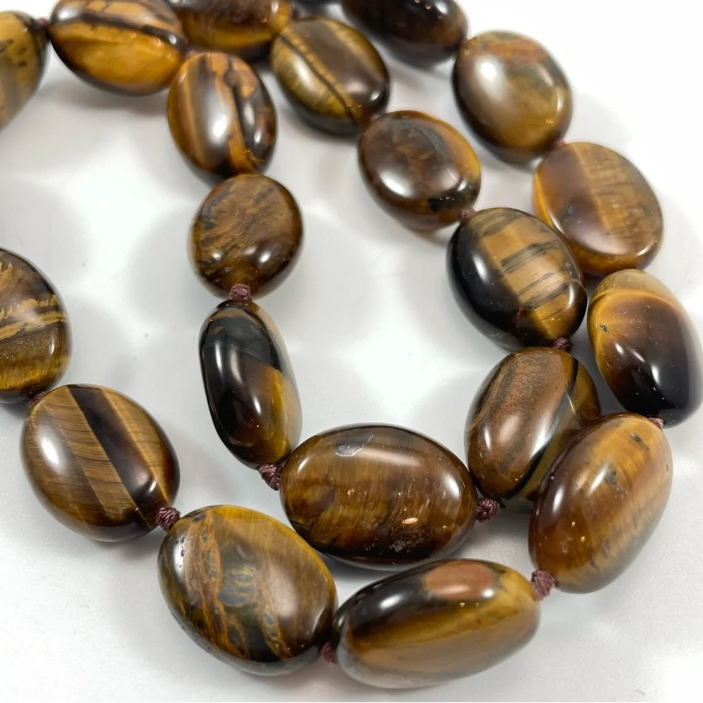 Stunning Oval Tigers Eye Beaded Unsigned Artisan Statement Necklace Knotted